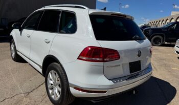 2015 Volkswagen Touareg 4dr TDI Sport w/Technology SALE PENNDING TILL MAY full