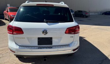 2015 Volkswagen Touareg 4dr TDI Sport w/Technology SALE PENNDING TILL MAY full
