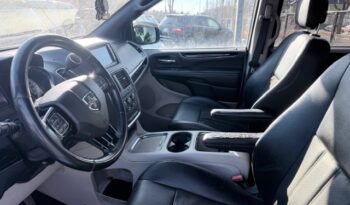 2019 Dodge Grand Caravan SXT Premium Plus 2WD full