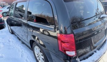 2019 Dodge Grand Caravan SXT Premium Plus 2WD full